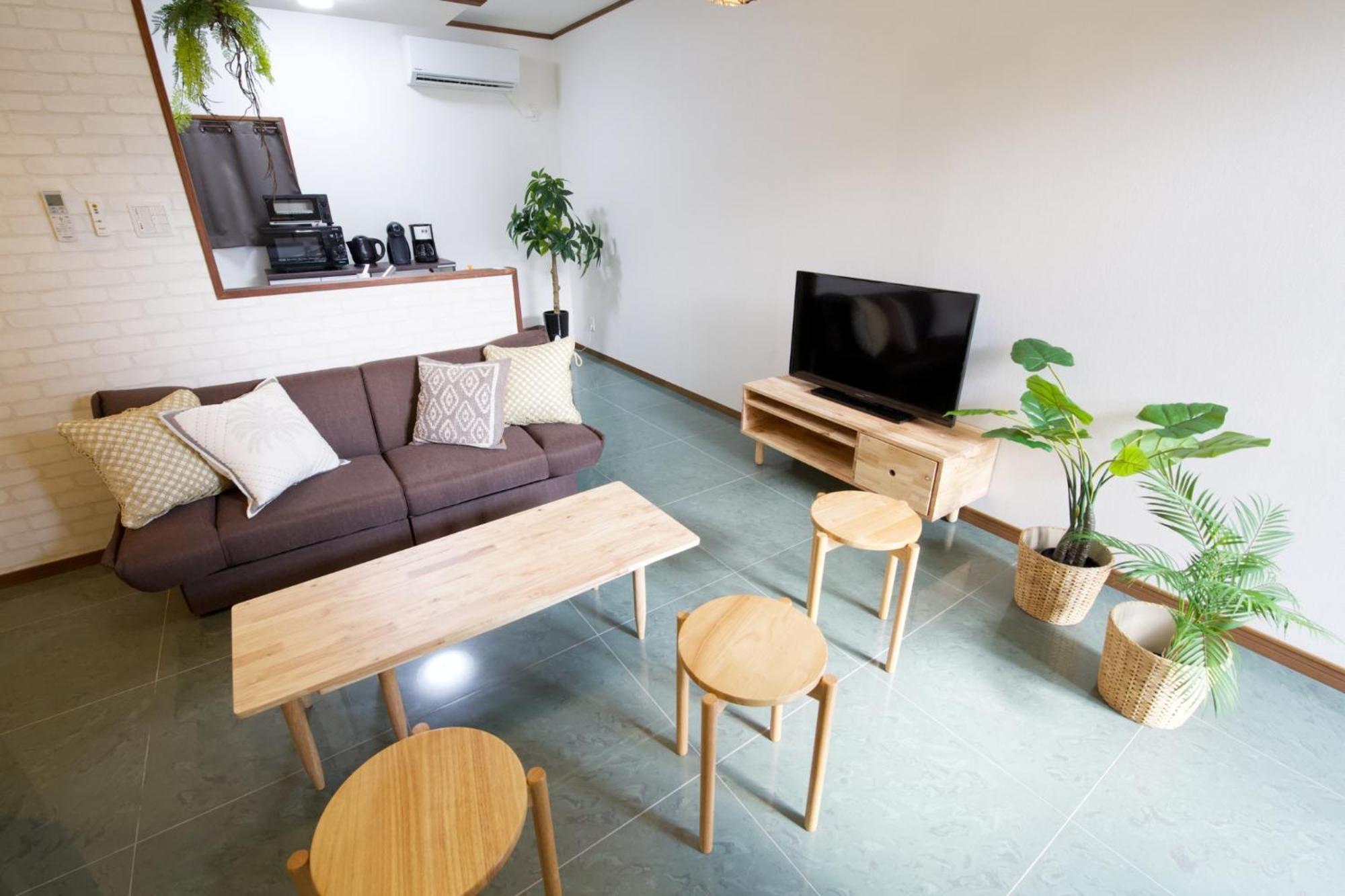 リーフハウス　A棟 Apartment Miyakojima  Exterior photo